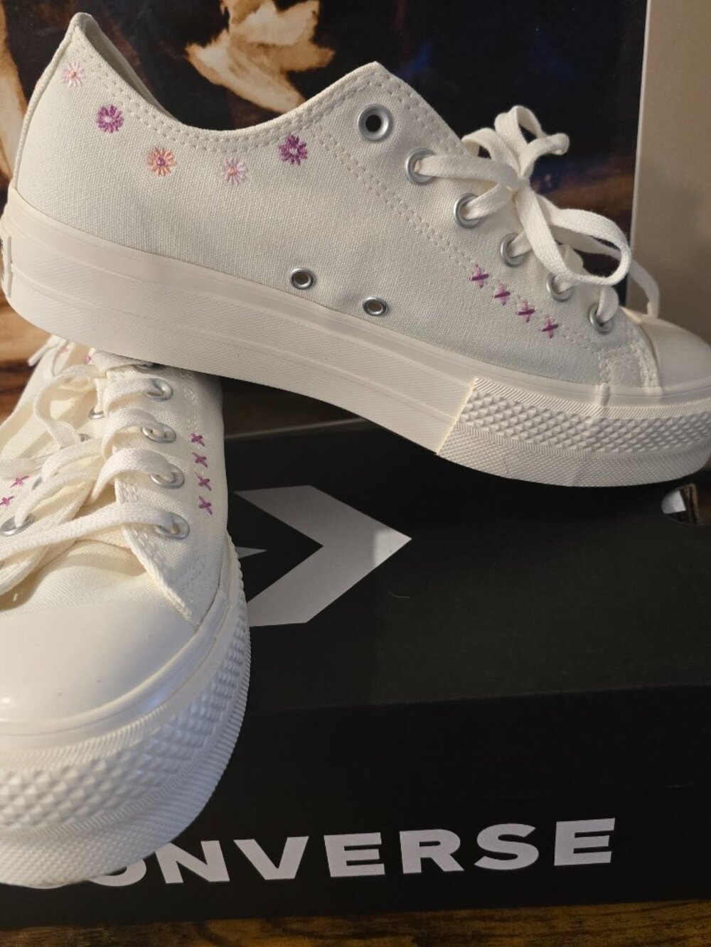 Converse Women's Chuck Taylor All Star Lift Floral Embroidery Low Top Sz 10 NEW